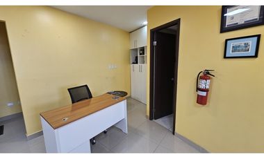 OFICINA EN VENTA O ALQUILER – PH BAY VIEW-JR