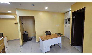 OFICINA EN VENTA O ALQUILER – PH BAY VIEW-JR