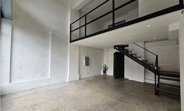 ALQUILER DE LOCAL COMERCIAL EN AVENIDA B
