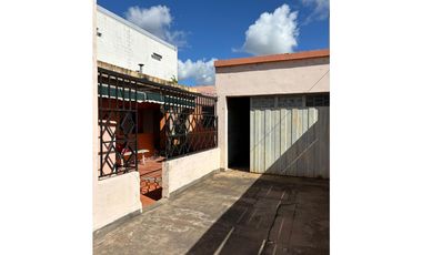 VENTA CASA 2 DORMITORIOS AV DE LAS AMÉRICAS