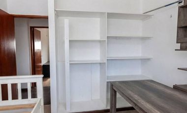 CASA DE 4 DORM, PATIO Y COCHERA. IMPECABLE.