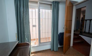 Casa de Categoría a 5 cuadras de BV Pellegrini.