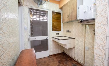 Casa de Categoría a 5 cuadras de BV Pellegrini.