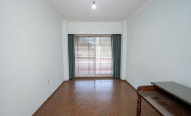 Casa de Categoría a 5 cuadras de BV Pellegrini.