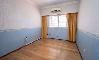 Casa de Categoría a 5 cuadras de BV Pellegrini.