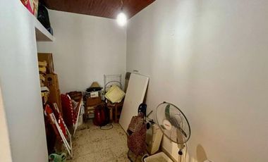 CASA EN VENTA DE DOS HABITACIONES EN AZUL