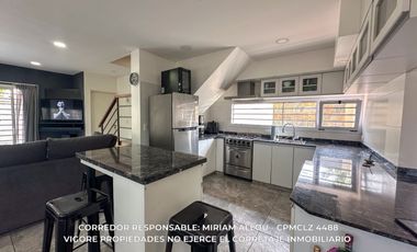 Casa 5 ambientes de 135m² en venta con cochera en Temperley