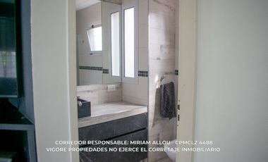 Casa 5 ambientes de 135m² en venta con cochera en Temperley