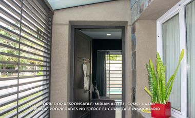 Casa 5 ambientes de 135m² en venta con cochera en Temperley