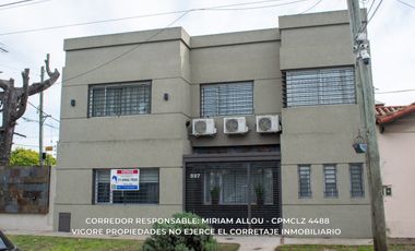 Casa 5 ambientes de 135m² en venta con cochera en Temperley