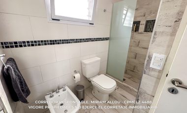 Casa 5 ambientes de 135m² en venta con cochera en Temperley