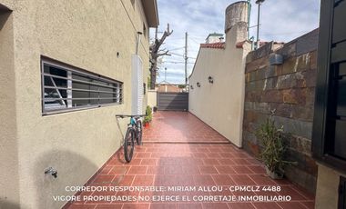 Casa 5 ambientes de 135m² en venta con cochera en Temperley