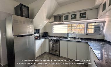 Casa 5 ambientes de 135m² en venta con cochera en Temperley