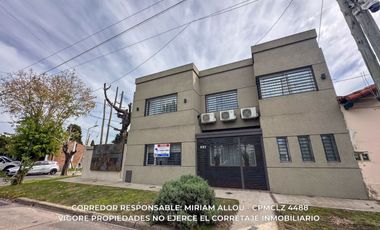 Casa 5 ambientes de 135m² en venta con cochera en Temperley
