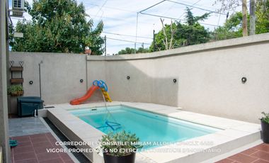 Casa 5 ambientes de 135m² en venta con cochera en Temperley