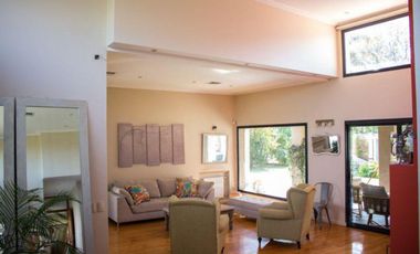 CASA LUMINOSA EN UNA PLANTA CLUB DE CAMPO EL PASO