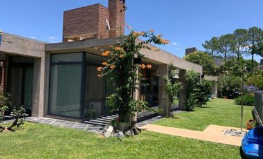 CASA LUMINOSA EN UNA PLANTA CLUB DE CAMPO EL PASO