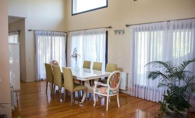 CASA LUMINOSA EN UNA PLANTA CLUB DE CAMPO EL PASO