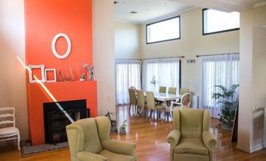 CASA LUMINOSA EN UNA PLANTA CLUB DE CAMPO EL PASO