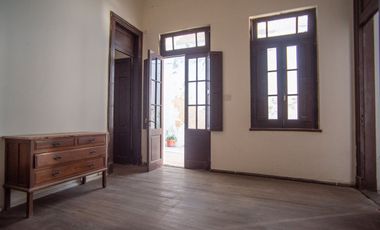 DOS PROPIEDADES - A RESTAURAR EN CTRO SUR!