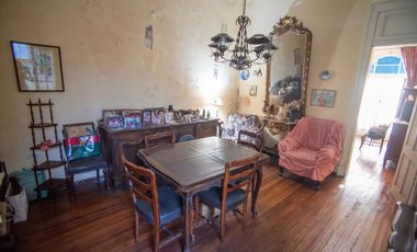 DOS PROPIEDADES - A RESTAURAR EN CTRO SUR!