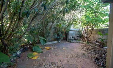 DOS PROPIEDADES - A RESTAURAR EN CTRO SUR!