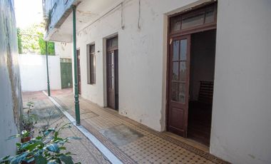 DOS PROPIEDADES - A RESTAURAR EN CTRO SUR!