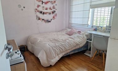 PH 4 ambientes y patio en venta en Tapiales