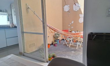 PH 4 ambientes y patio en venta en Tapiales