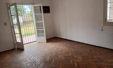 VENTA CASA CENTRICA 3 DORMITORIOS CAPITAL