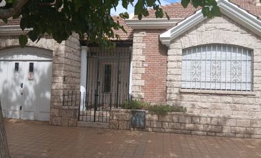 VENTA CASA CENTRICA 3 DORMITORIOS CAPITAL