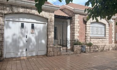VENTA CASA CENTRICA 3 DORMITORIOS CAPITAL