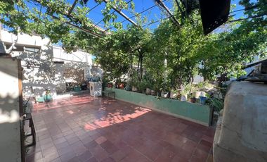 Casa 4 habitaciones. Barrio Las viñas, Santa Lucia