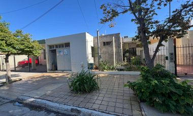 Casa 4 habitaciones. Barrio Las viñas, Santa Lucia