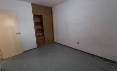 Casa de 3 habitaciones. B° Comercio, Santa Lucia