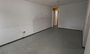 Casa de 3 habitaciones. B° Comercio, Santa Lucia