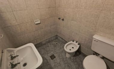 Casa de 3 habitaciones. B° Comercio, Santa Lucia