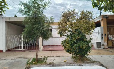 Casa de 3 habitaciones. B° Comercio, Santa Lucia