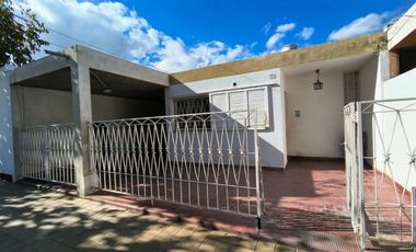 Casa de 3 habitaciones. B° Comercio, Santa Lucia