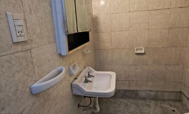 Casa de 3 habitaciones. B° Comercio, Santa Lucia