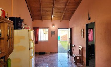 VENTA CASA 4 AMBIENTES CON COCHERA EN LA UNIÓN