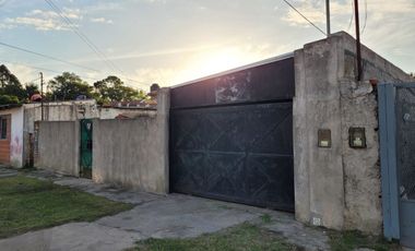 VENTA CASA 4 AMBIENTES CON COCHERA EN LA UNIÓN