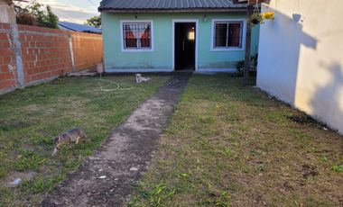 VENTA CASA 4 AMBIENTES CON COCHERA EN LA UNIÓN