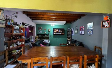 CASA 4 AMBIENTES VENTA GLEW PILETA LOCAL Y GARAJE