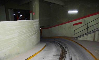 Cochera Cubierta en Venta en Adrogué Centro