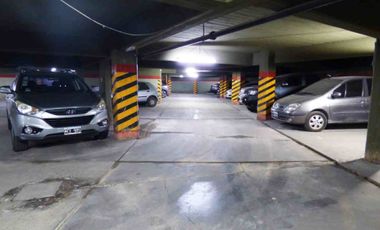 Cochera Cubierta en Venta en Adrogué Centro