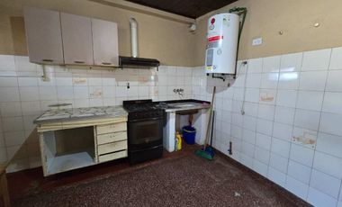 VENTA PH 3 AMB A REFACCIONAR EN VALENTIN ALSINA