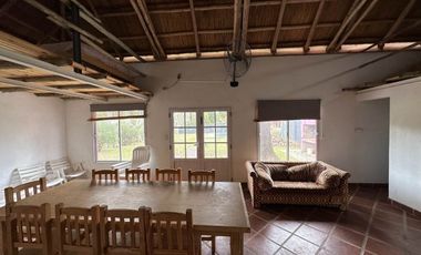 CASA QUINTA CON PILETA Y PARQUE 25 DE MAYO BS AS