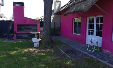 CASA QUINTA CON PILETA Y PARQUE 25 DE MAYO BS AS