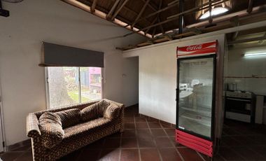 CASA QUINTA CON PILETA Y PARQUE 25 DE MAYO BS AS